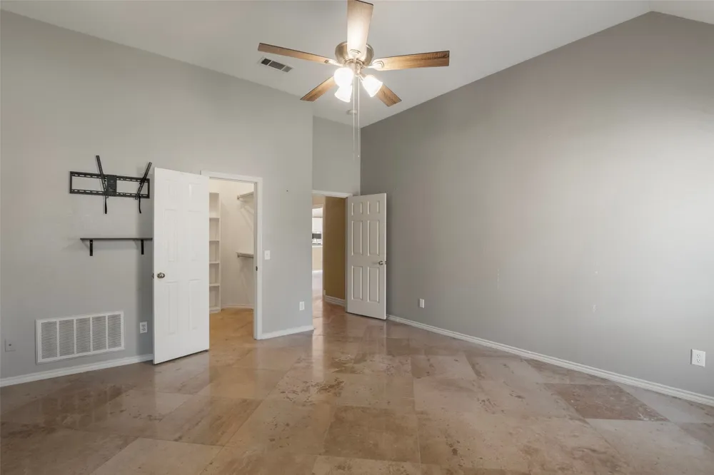 622 Meadowcrest Drive Highland Village, TX 75077