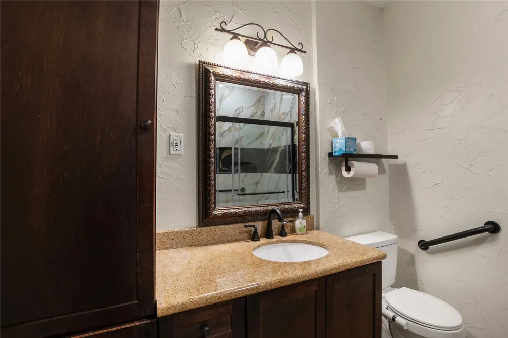 622 Meadowcrest Drive Highland Village, TX 75077