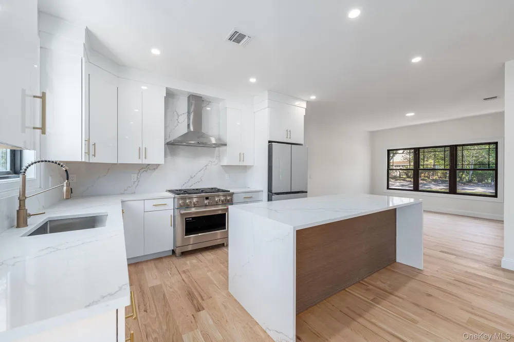 1700 Smith Drive S Southold, NY 11971