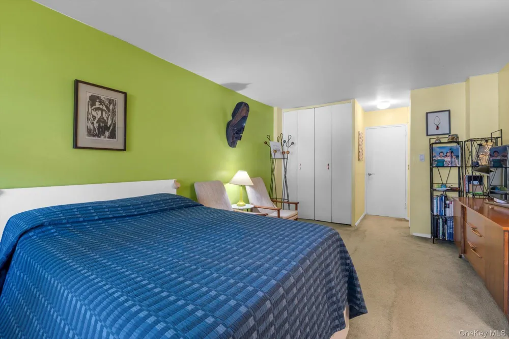 61-20 Grand Central Parkway #A208 Forest Hills, NY 11375