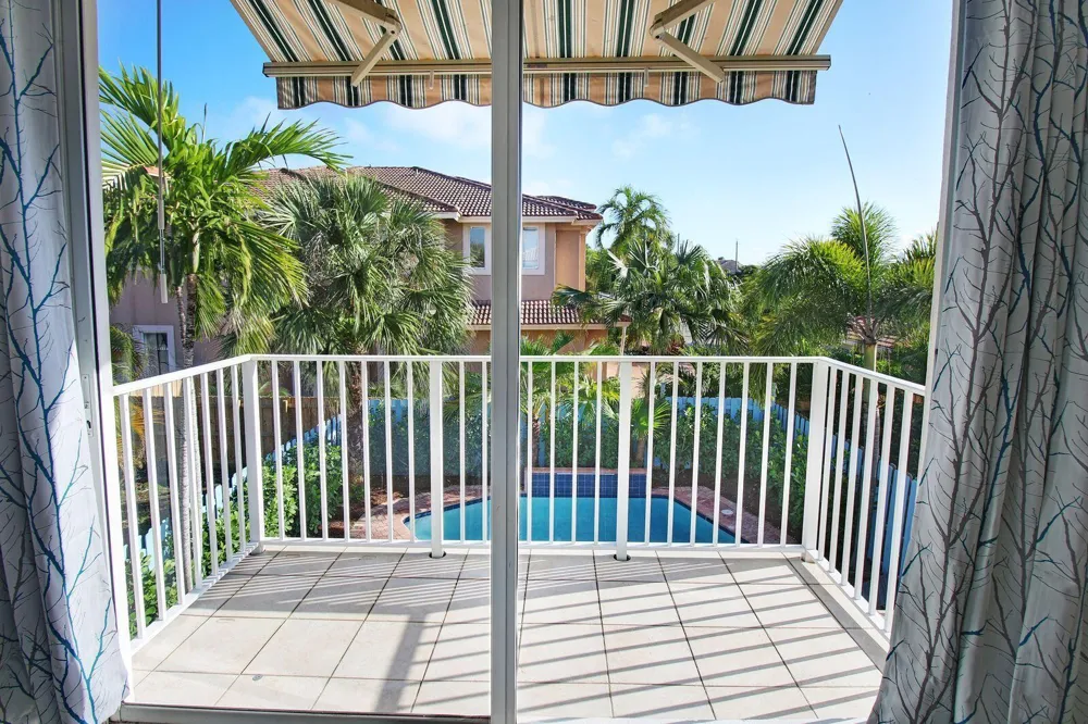 218 Pine Avenue Lauderdale By The Sea, FL 33308