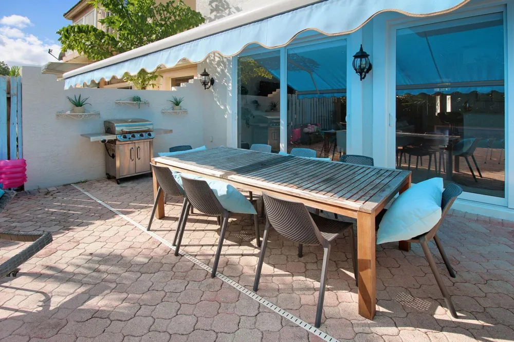 218 Pine Avenue Lauderdale By The Sea, FL 33308