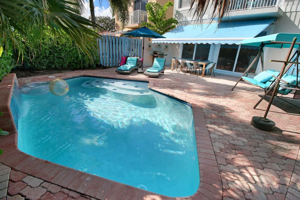 218 Pine Avenue Lauderdale By The Sea, FL 33308