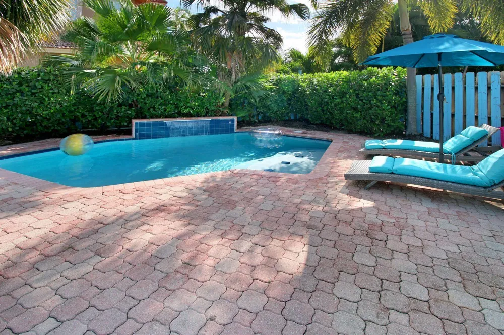 218 Pine Avenue Lauderdale By The Sea, FL 33308