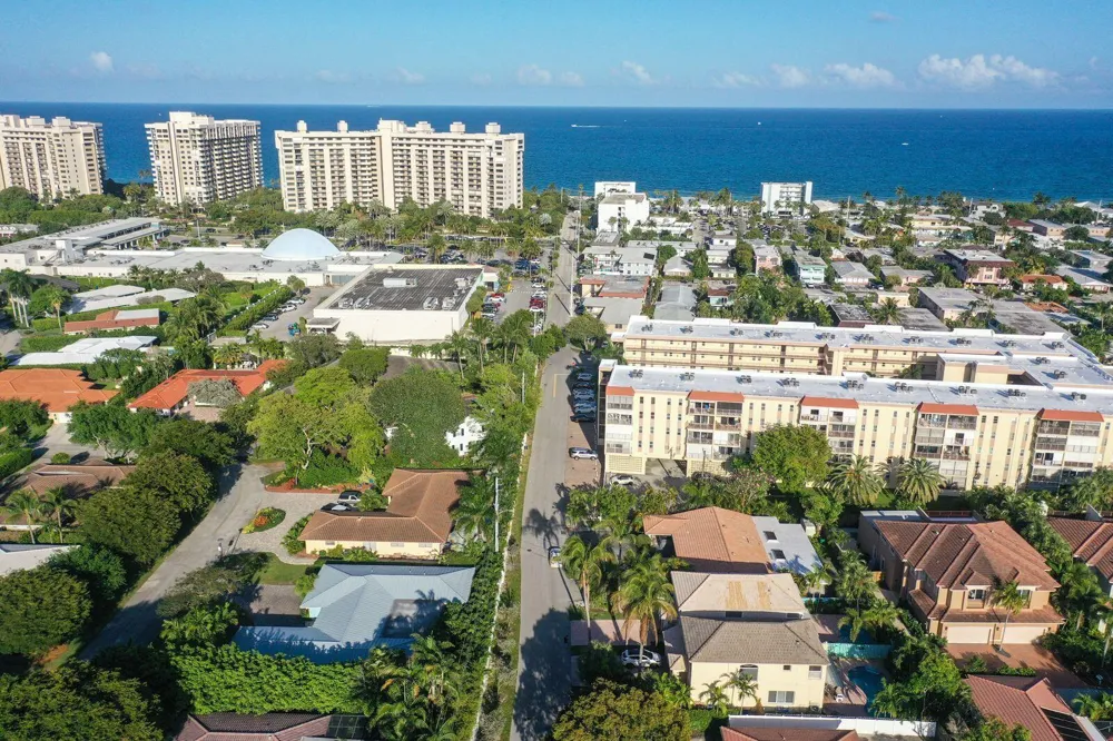 218 Pine Avenue Lauderdale By The Sea, FL 33308