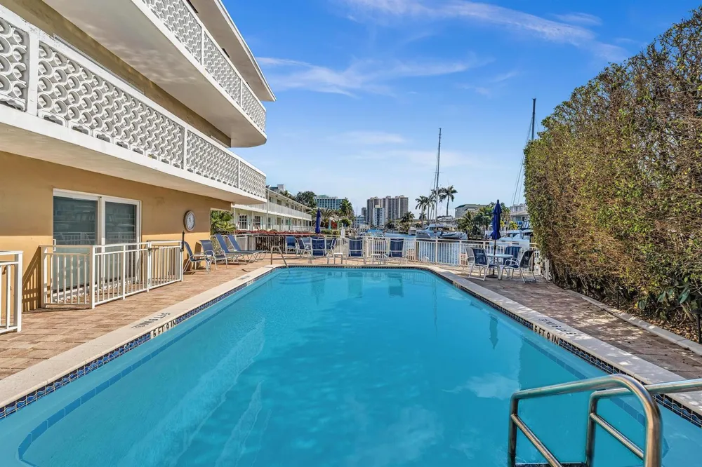 3220 Bayview Drive #211 Fort Lauderdale, FL 33306