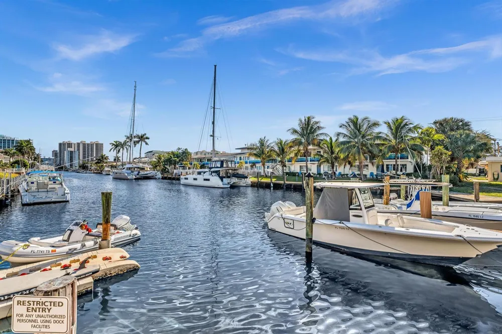 3220 Bayview Drive #211 Fort Lauderdale, FL 33306