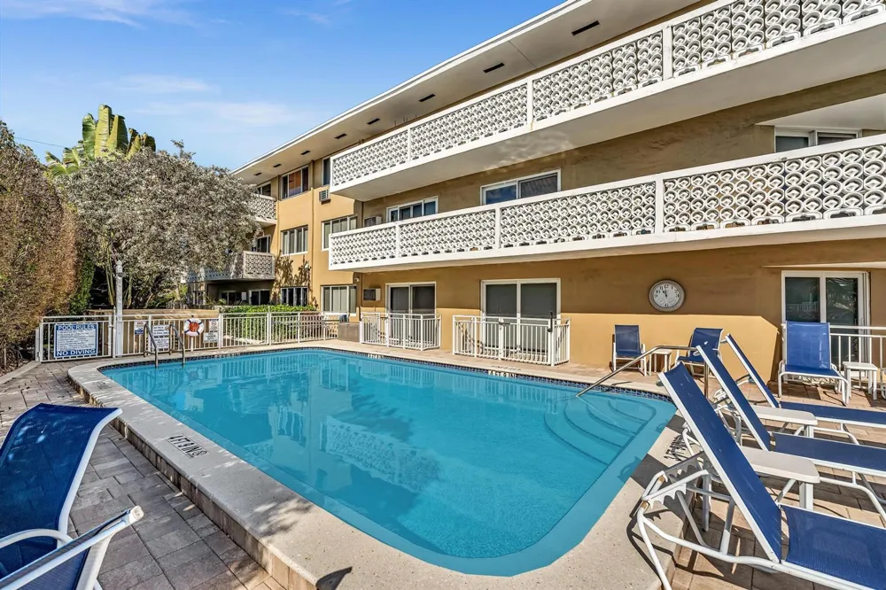 3220 Bayview Drive #211 Fort Lauderdale, FL 33306