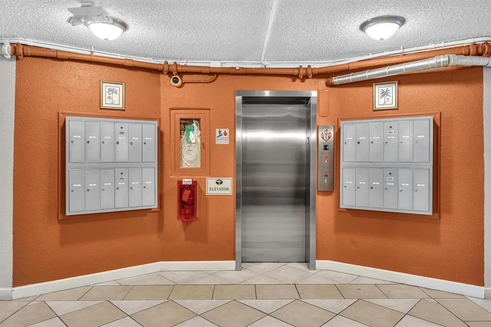 3220 Bayview Drive #211 Fort Lauderdale, FL 33306