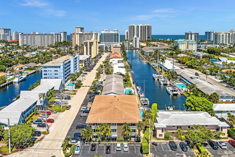 3220 Bayview Drive #211 Fort Lauderdale, FL 33306