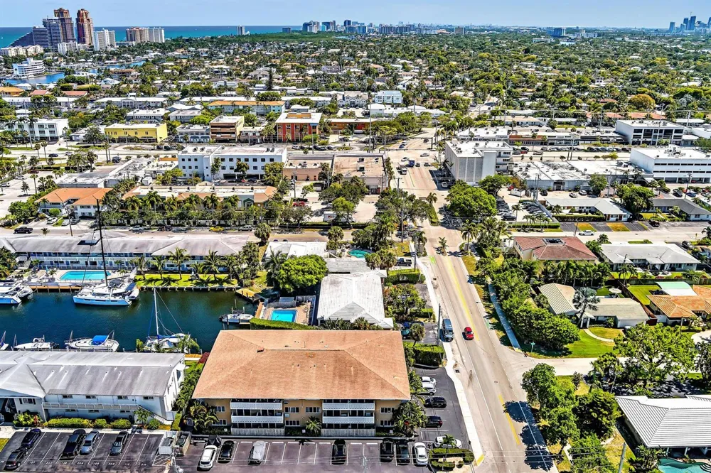 3220 Bayview Drive #211 Fort Lauderdale, FL 33306