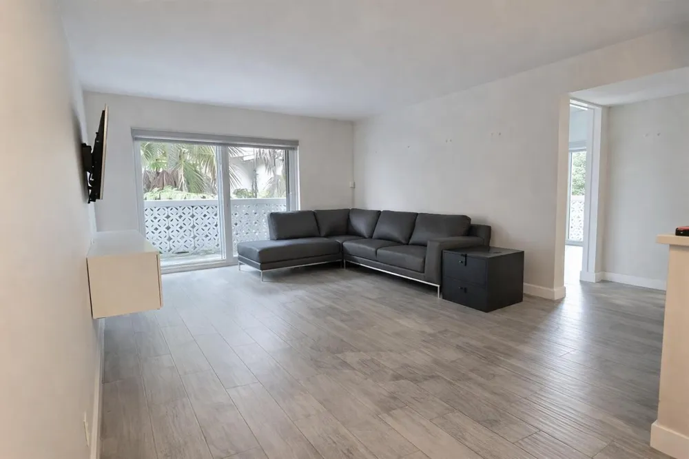 3220 Bayview Drive #211 Fort Lauderdale, FL 33306