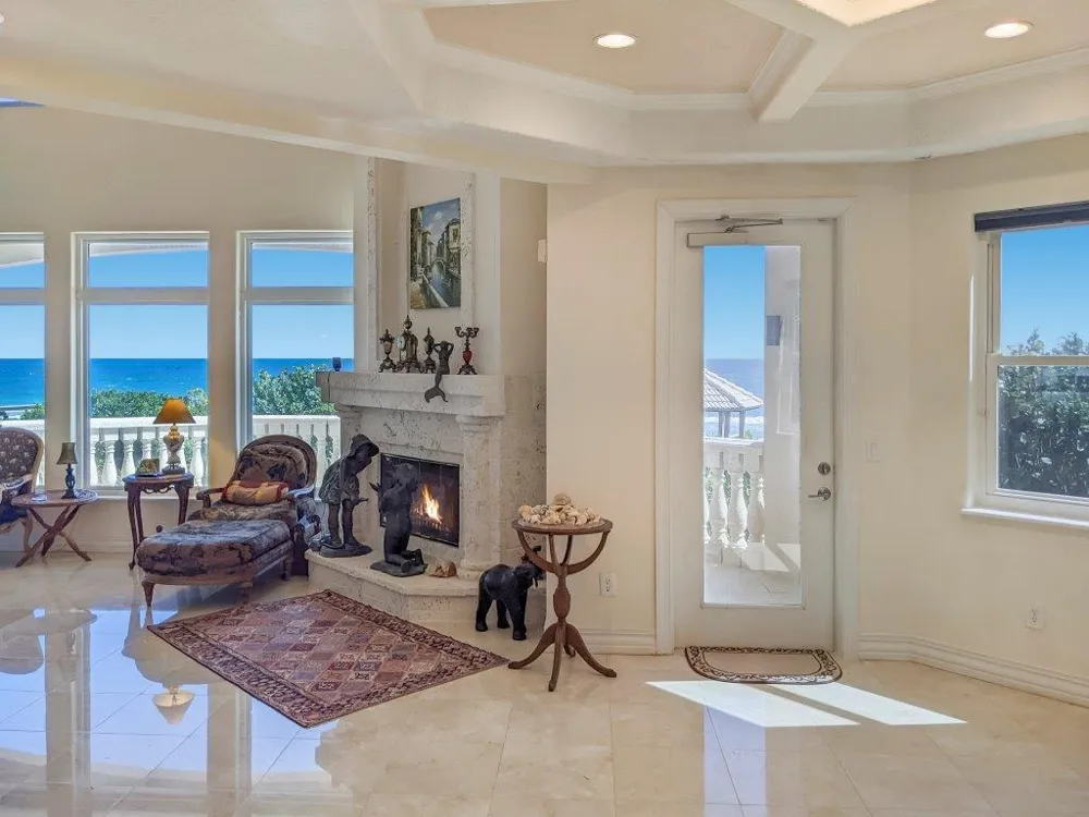 8327 Jimmy Buffett Mem Highway Melbourne Beach, FL 32951