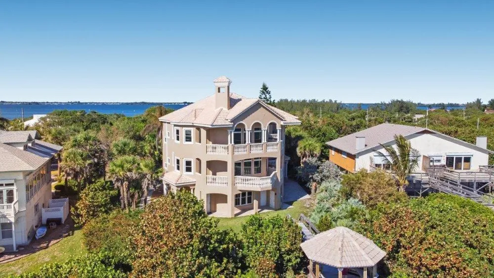 8327 Jimmy Buffett Mem Highway Melbourne Beach, FL 32951