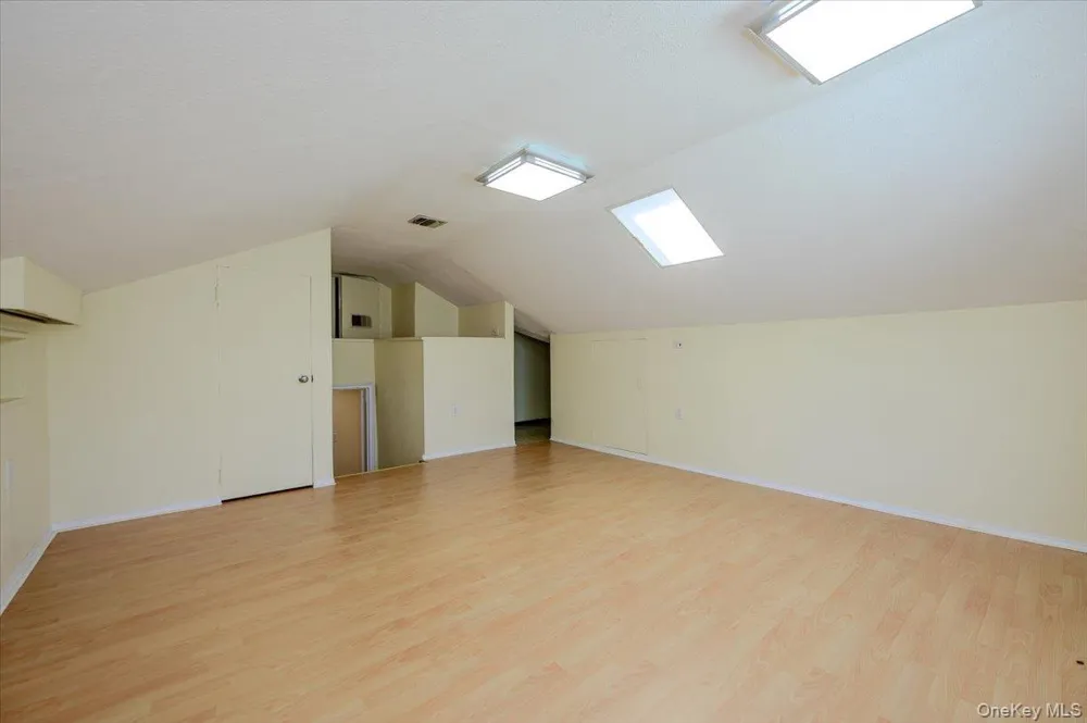 567 Oxford Road Cedarhurst, NY 11516