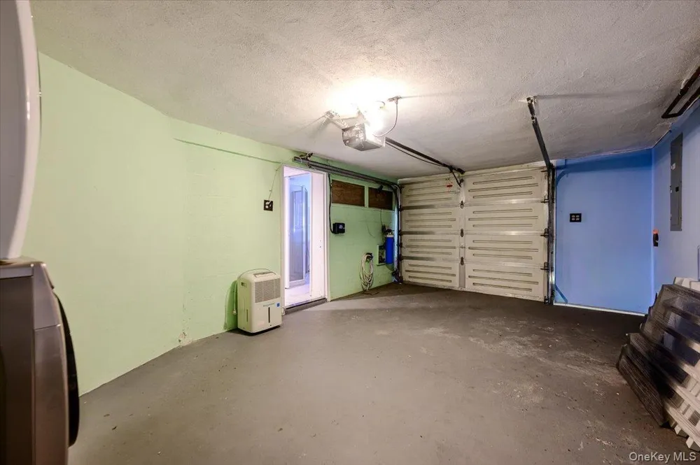 567 Oxford Road Cedarhurst, NY 11516
