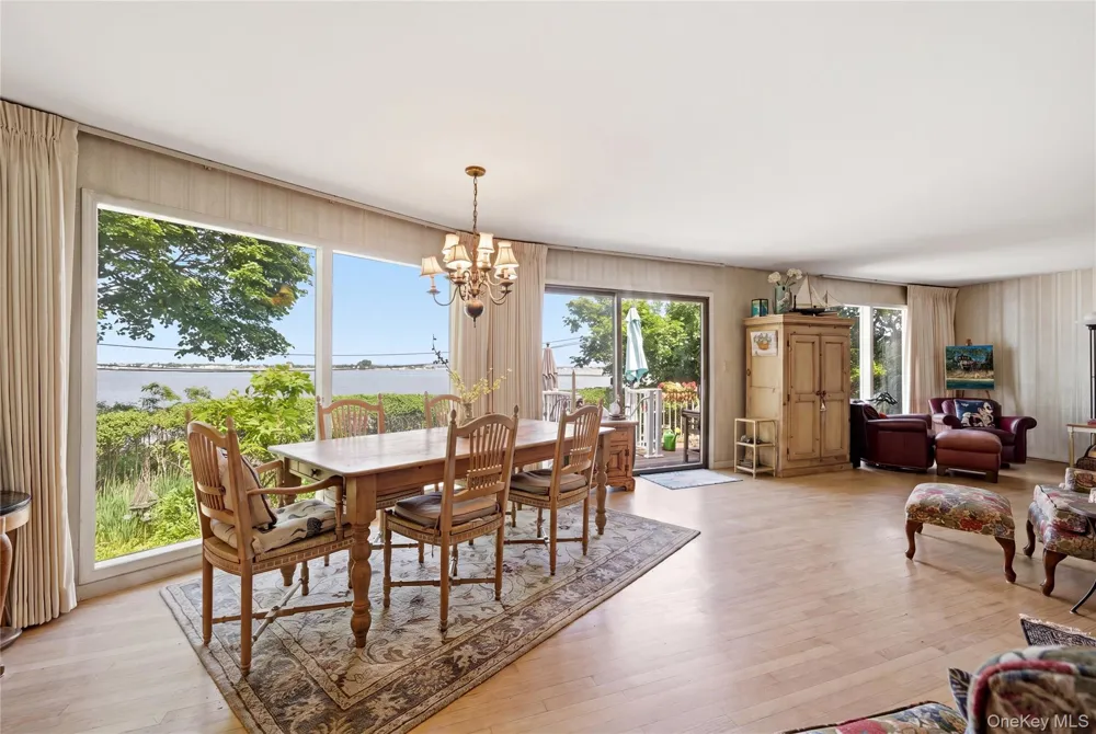 195 Shore Road Mount Sinai, NY 11766