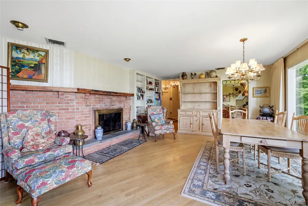 195 Shore Road Mount Sinai, NY 11766