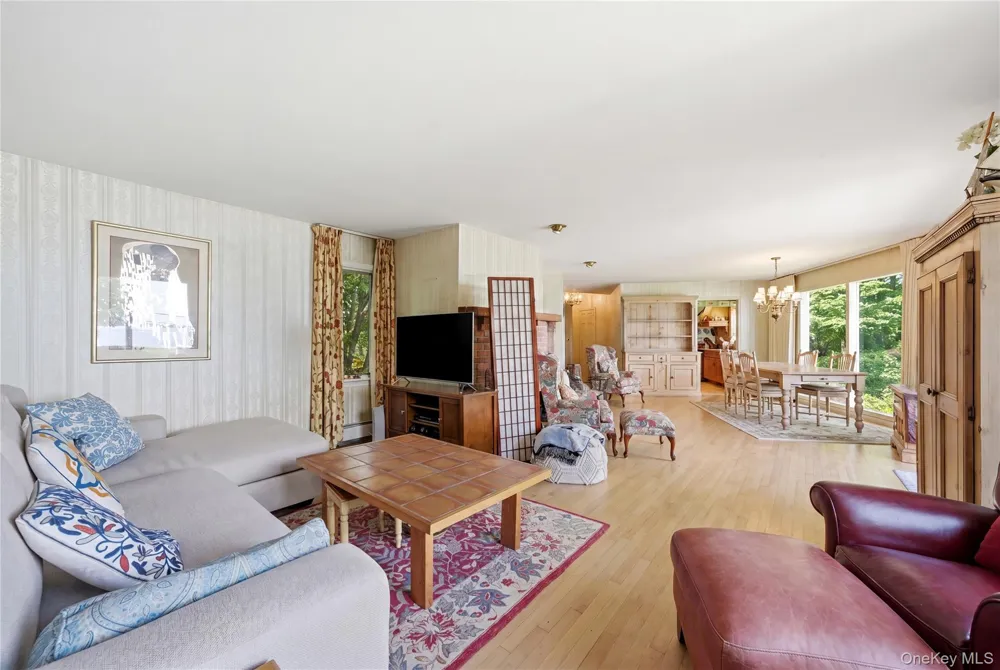 195 Shore Road Mount Sinai, NY 11766