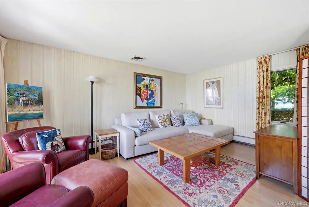 195 Shore Road Mount Sinai, NY 11766