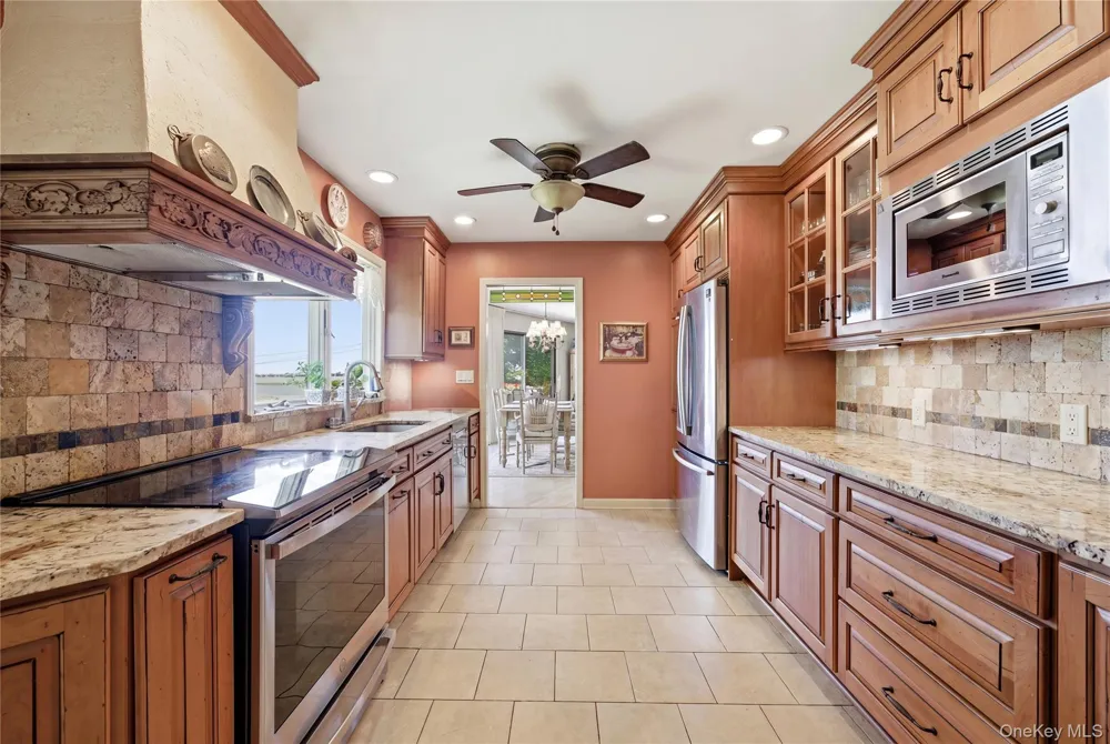 195 Shore Road Mount Sinai, NY 11766