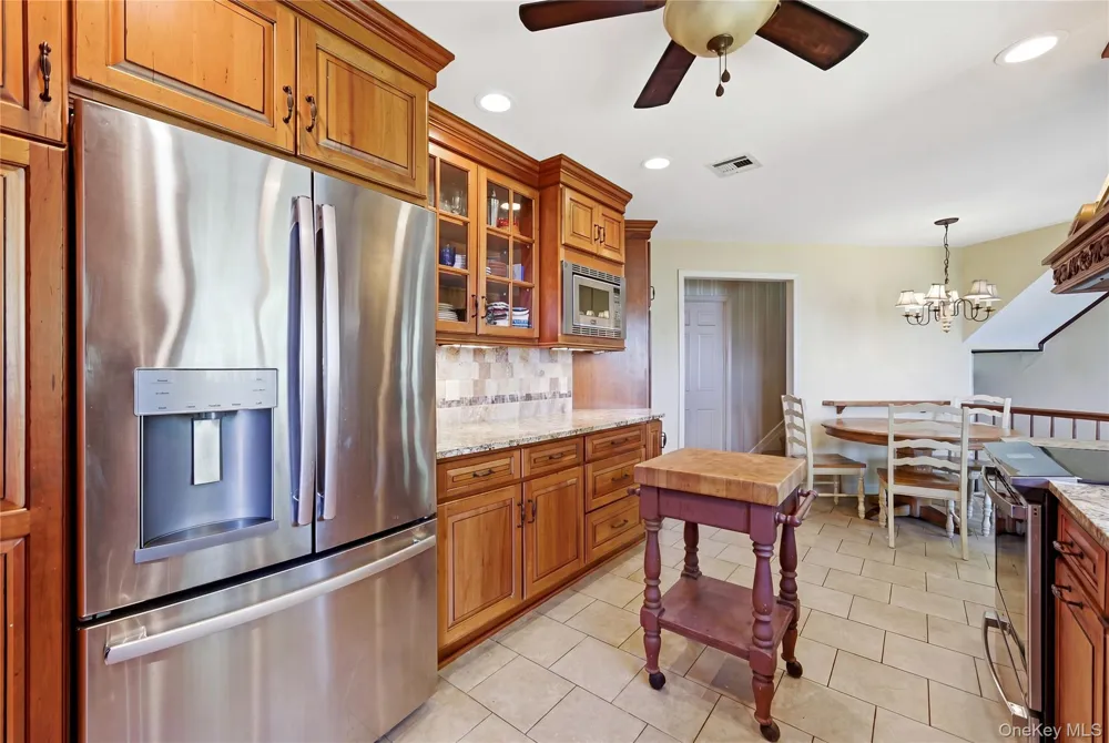 195 Shore Road Mount Sinai, NY 11766