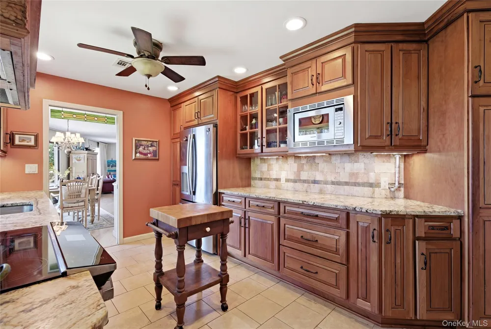 195 Shore Road Mount Sinai, NY 11766
