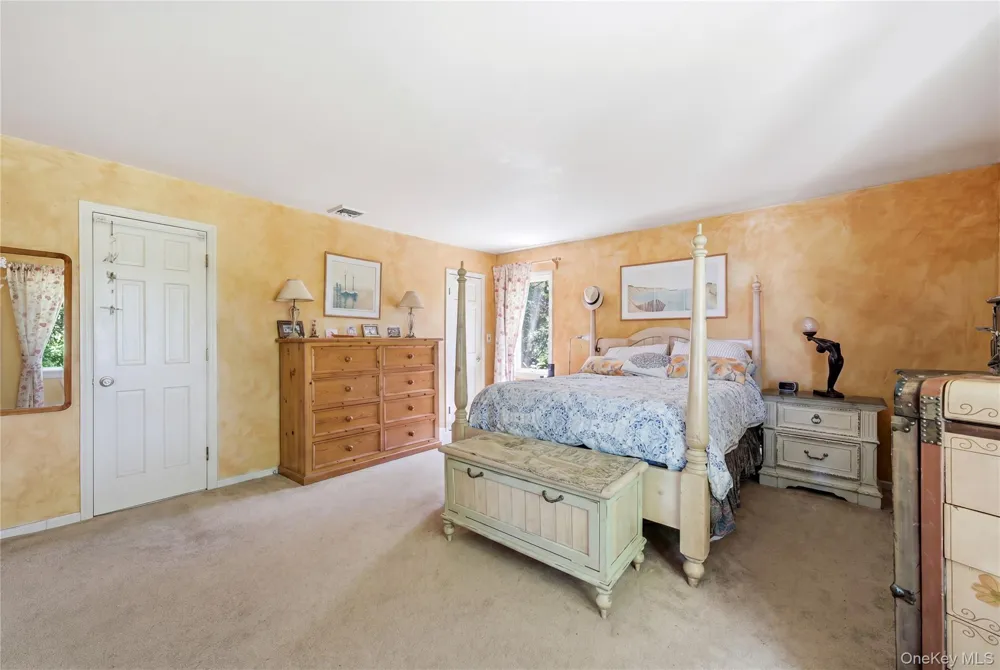 195 Shore Road Mount Sinai, NY 11766