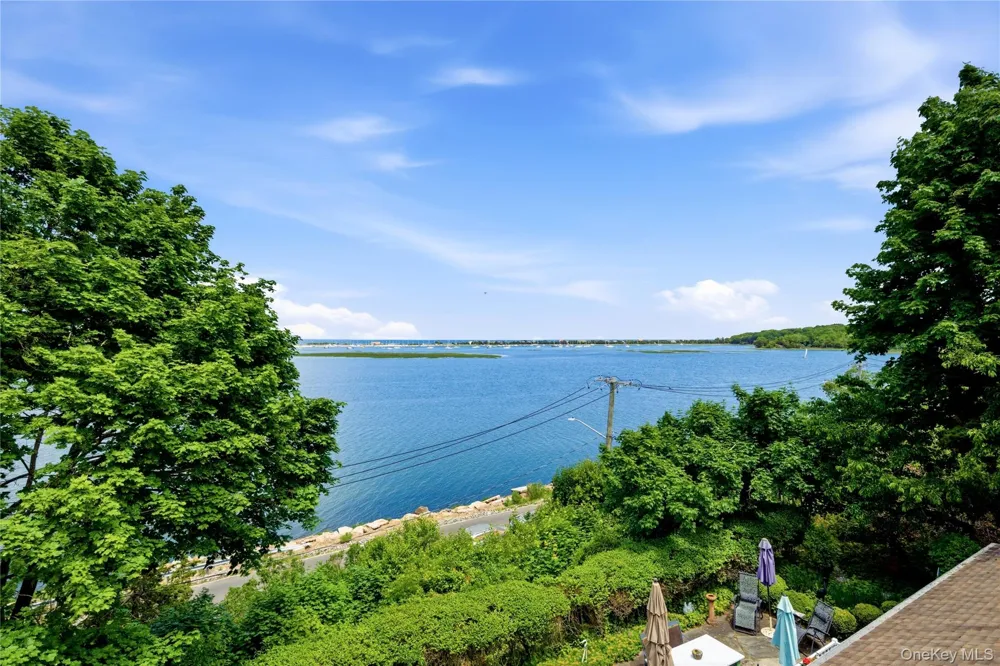 195 Shore Road Mount Sinai, NY 11766