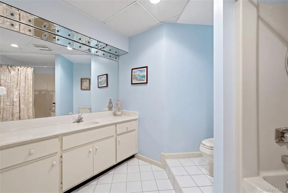 195 Shore Road Mount Sinai, NY 11766