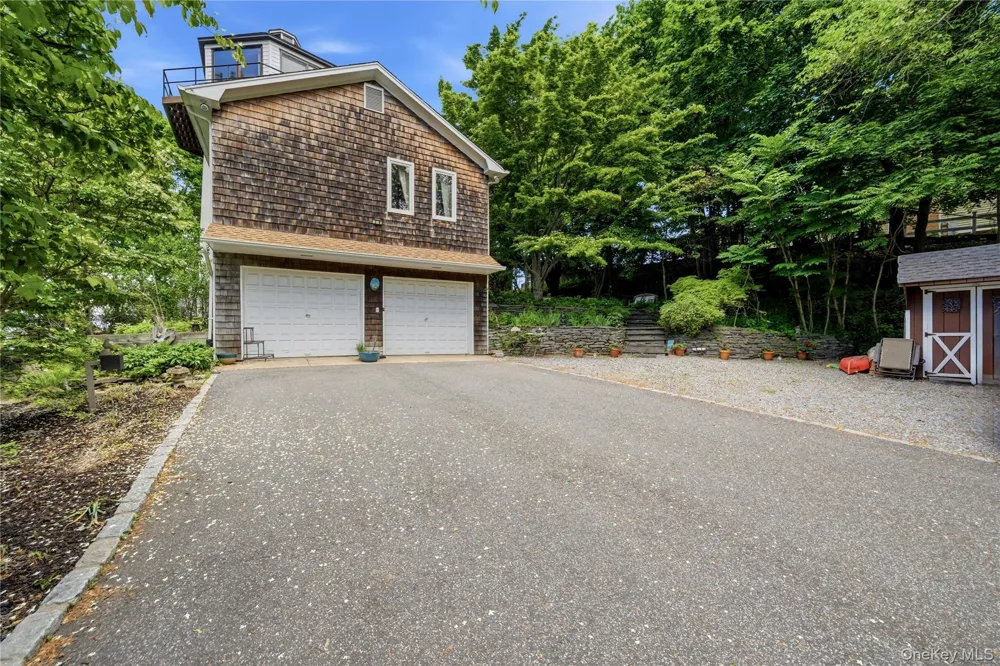 195 Shore Road Mount Sinai, NY 11766