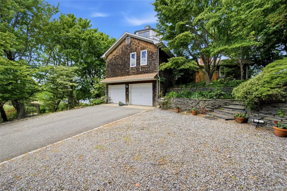 195 Shore Road Mount Sinai, NY 11766