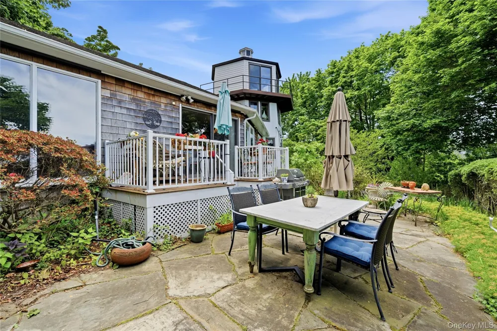 195 Shore Road Mount Sinai, NY 11766