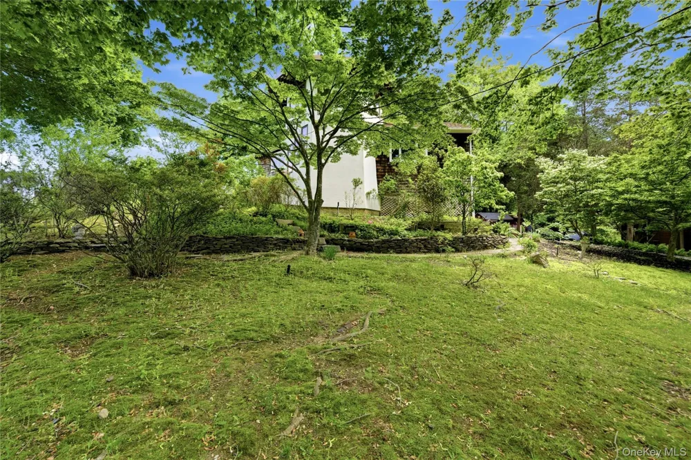 195 Shore Road Mount Sinai, NY 11766