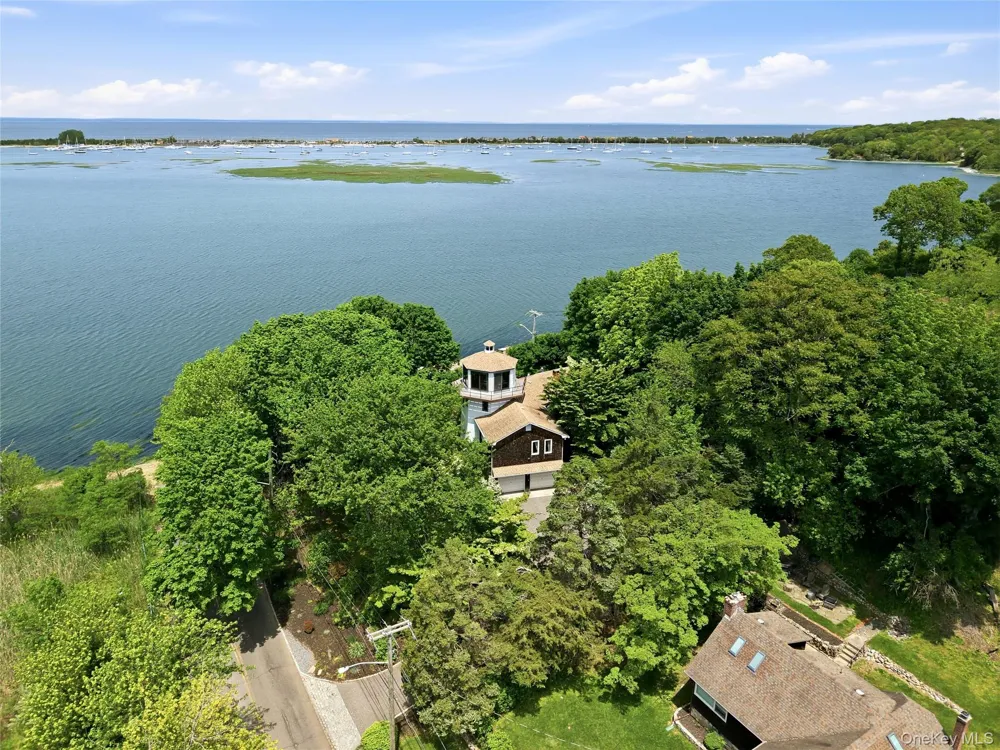 195 Shore Road Mount Sinai, NY 11766
