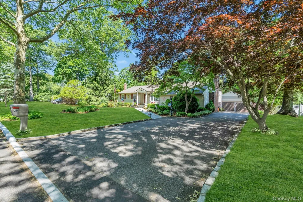 25 Del Place Hauppauge, NY 11788