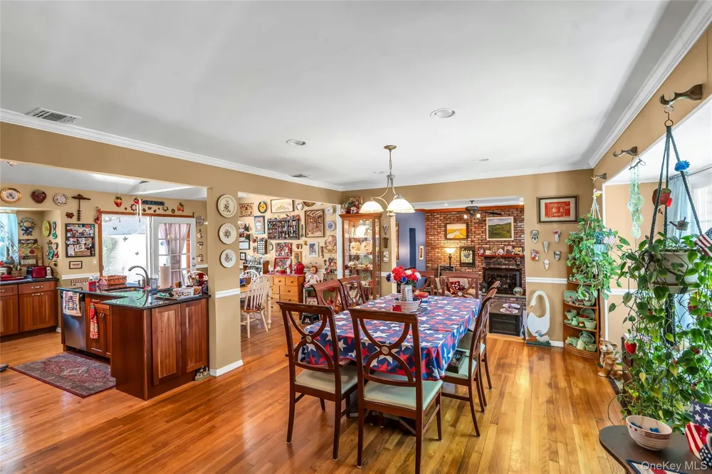 25 Del Place Hauppauge, NY 11788