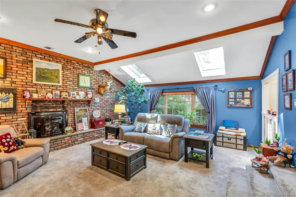 25 Del Place Hauppauge, NY 11788