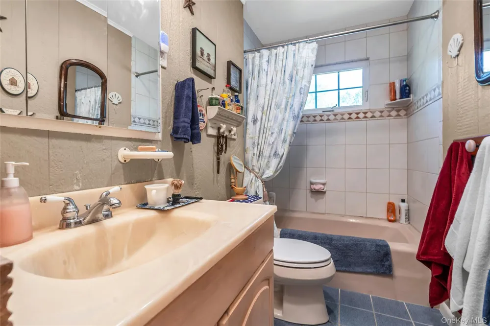 25 Del Place Hauppauge, NY 11788