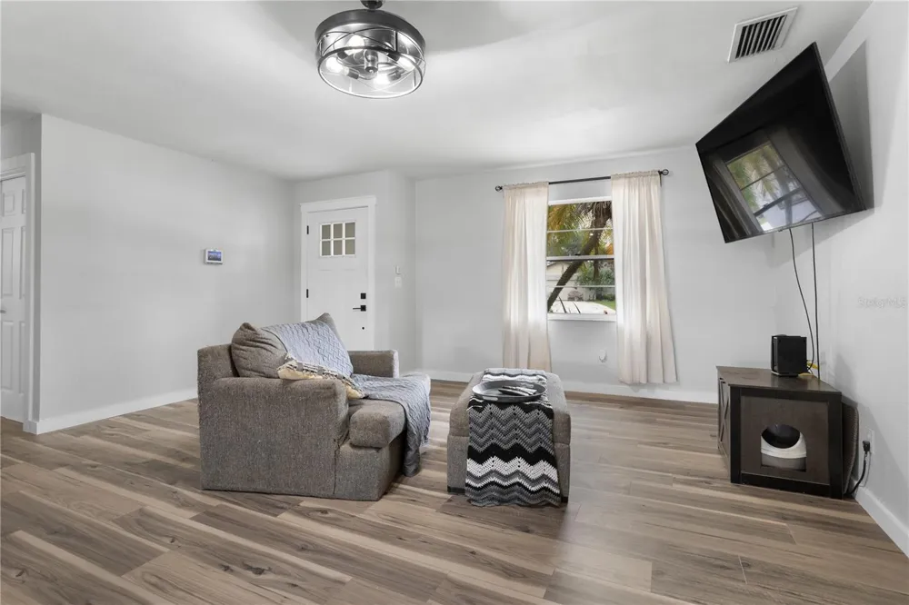 630 E THELMA STREET Lake Alfred, FL 33850