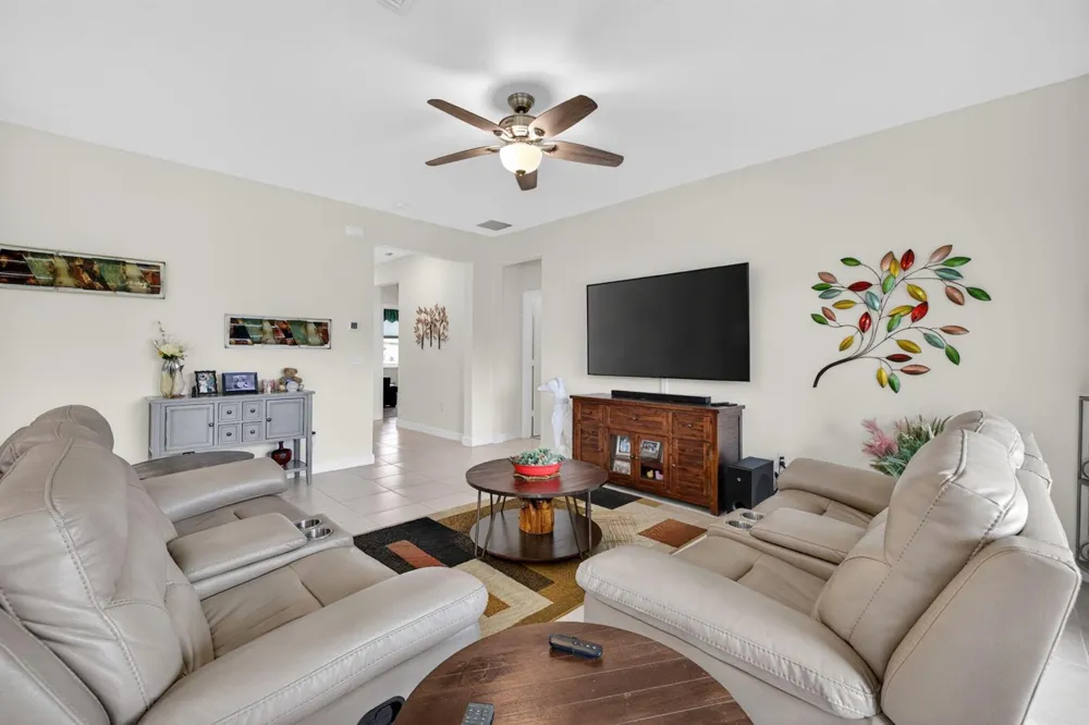 7697 NW Greenbank Circle Port St. Lucie, FL 34987