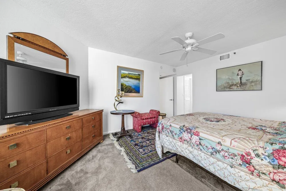 3560 S Ocean Boulevard #809 South Palm Beach, FL 33480