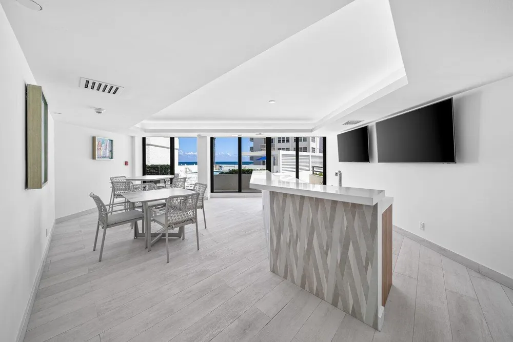 3560 S Ocean Boulevard #809 South Palm Beach, FL 33480