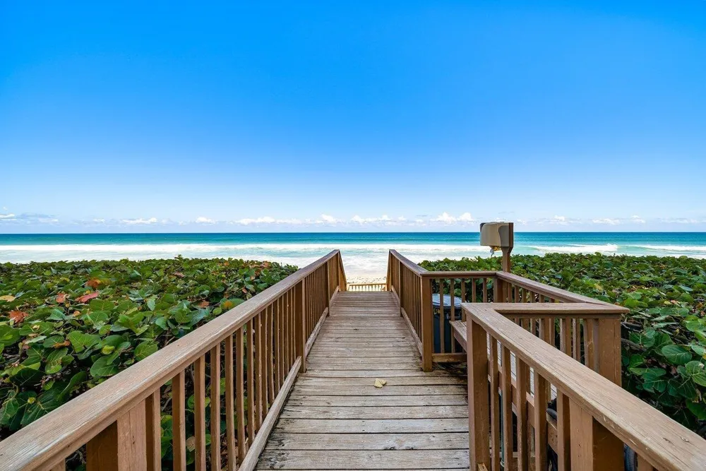 3560 S Ocean Boulevard #809 South Palm Beach, FL 33480