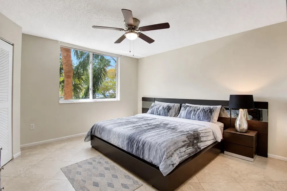 1000 Scotia Drive #204 Hypoluxo, FL 33462