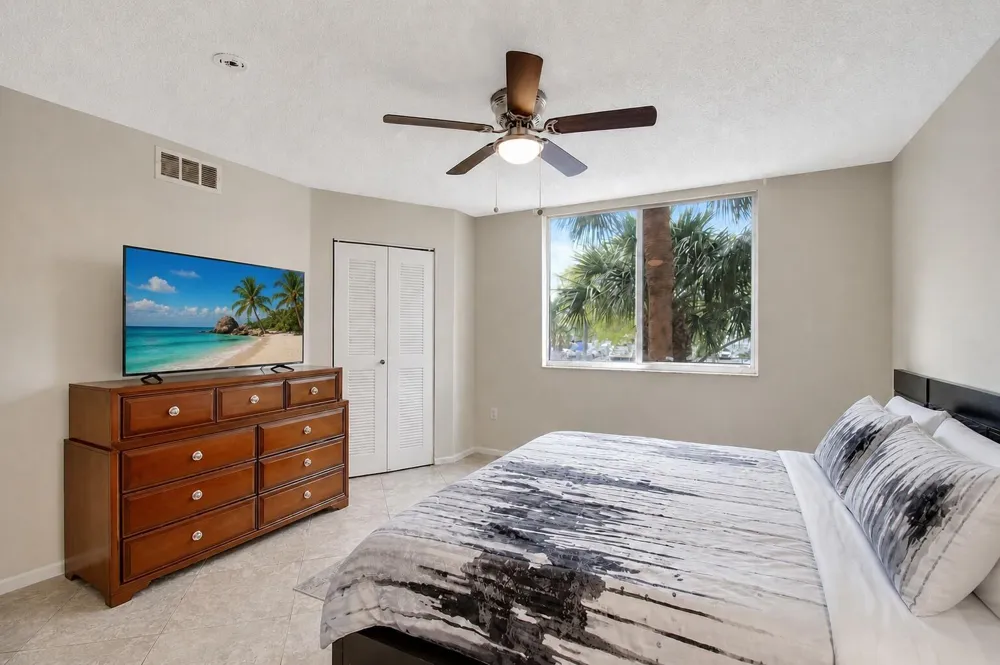 1000 Scotia Drive #204 Hypoluxo, FL 33462