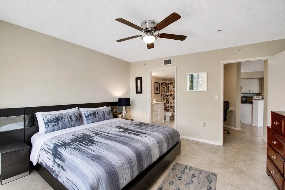1000 Scotia Drive #204 Hypoluxo, FL 33462