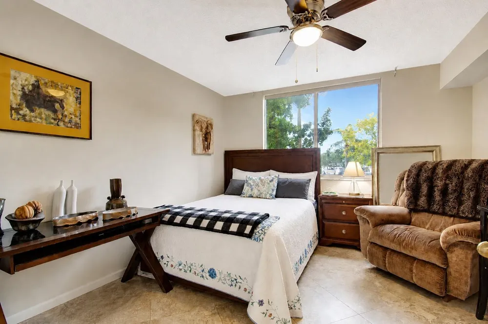 1000 Scotia Drive #204 Hypoluxo, FL 33462