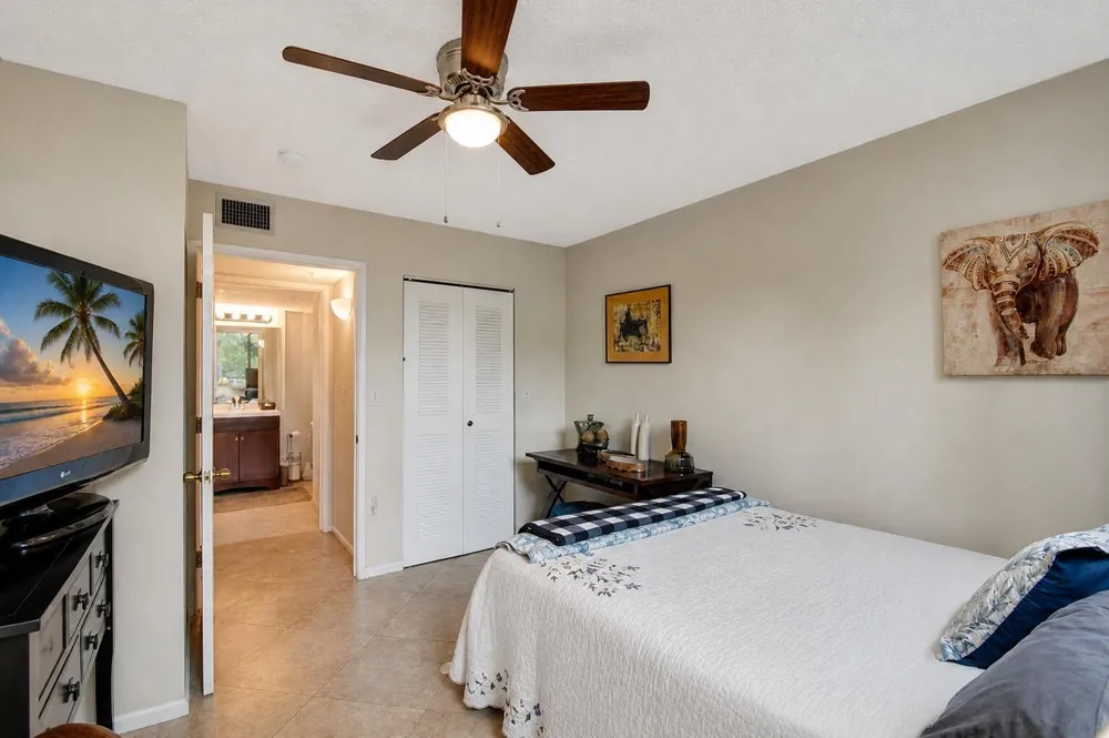 1000 Scotia Drive #204 Hypoluxo, FL 33462