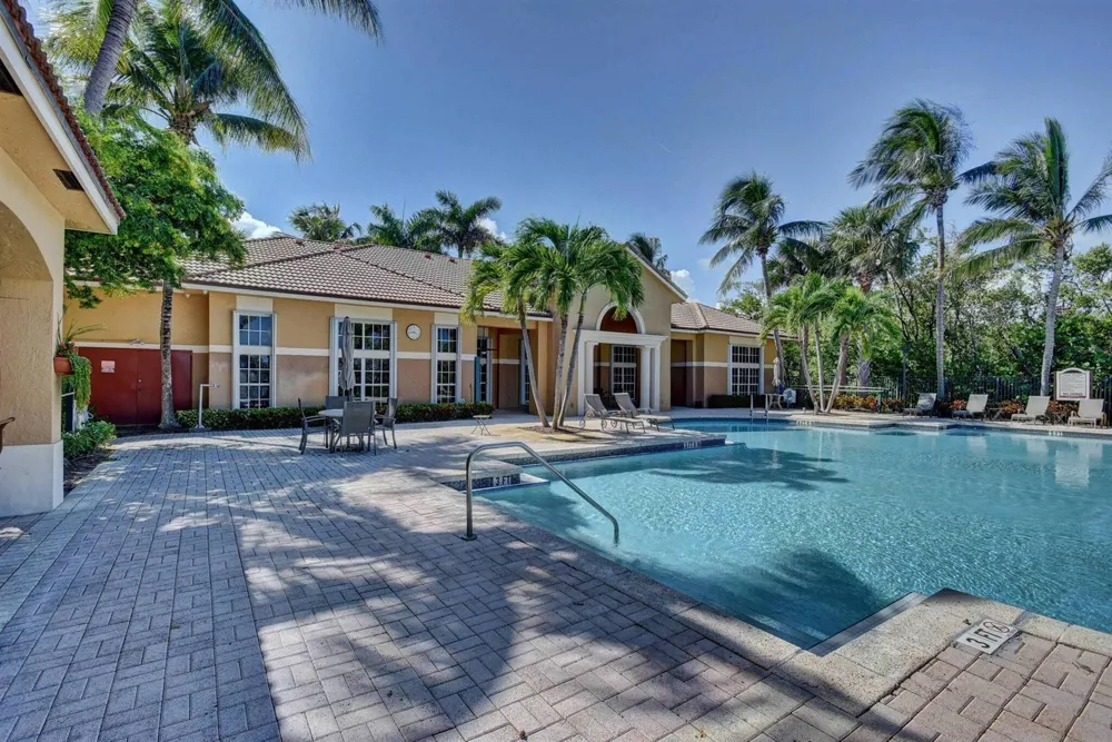 1000 Scotia Drive #204 Hypoluxo, FL 33462
